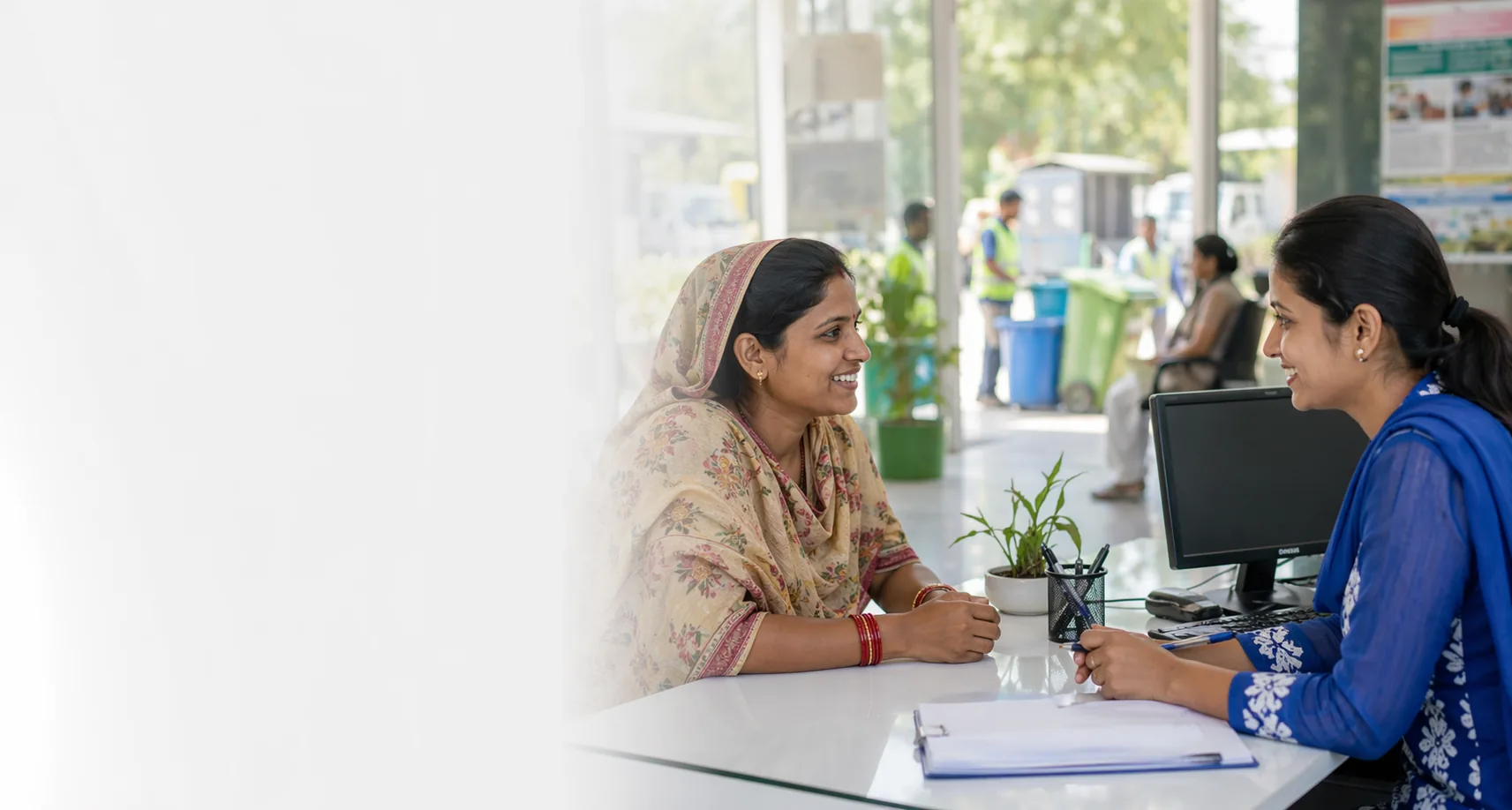 Citizen raising a grievance at a public helpdesk